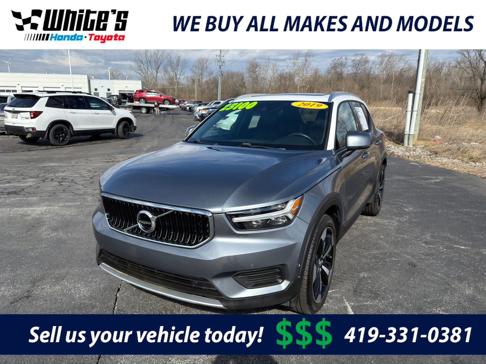 Used 2019 Volvo XC40 T4 Momentum image 1