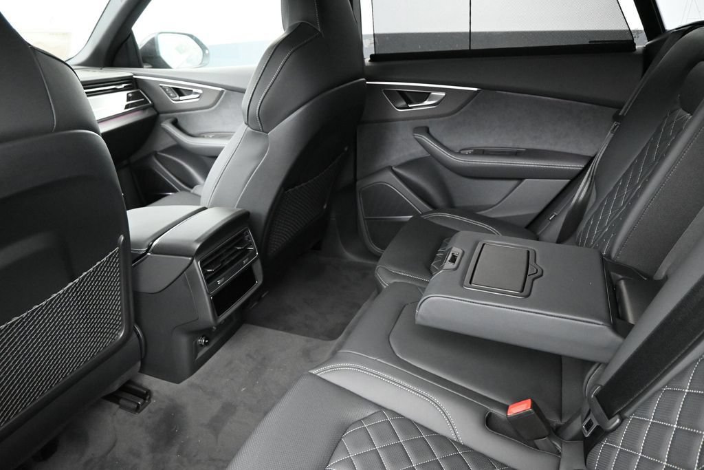 New 2026 Audi SQ8 Premium Plus AWD/4WD image 18