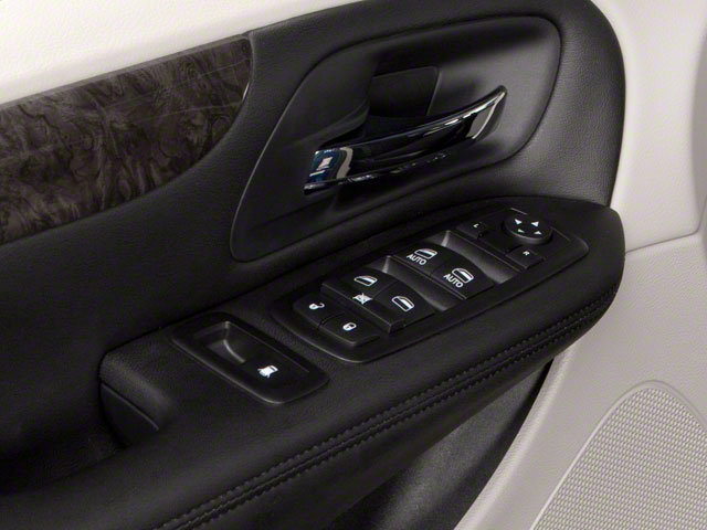 Used 2011 Dodge Grand Caravan Express FWD image 20