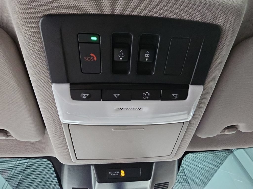 Used 2023 Nissan Rogue SL AWD/4WD image 21