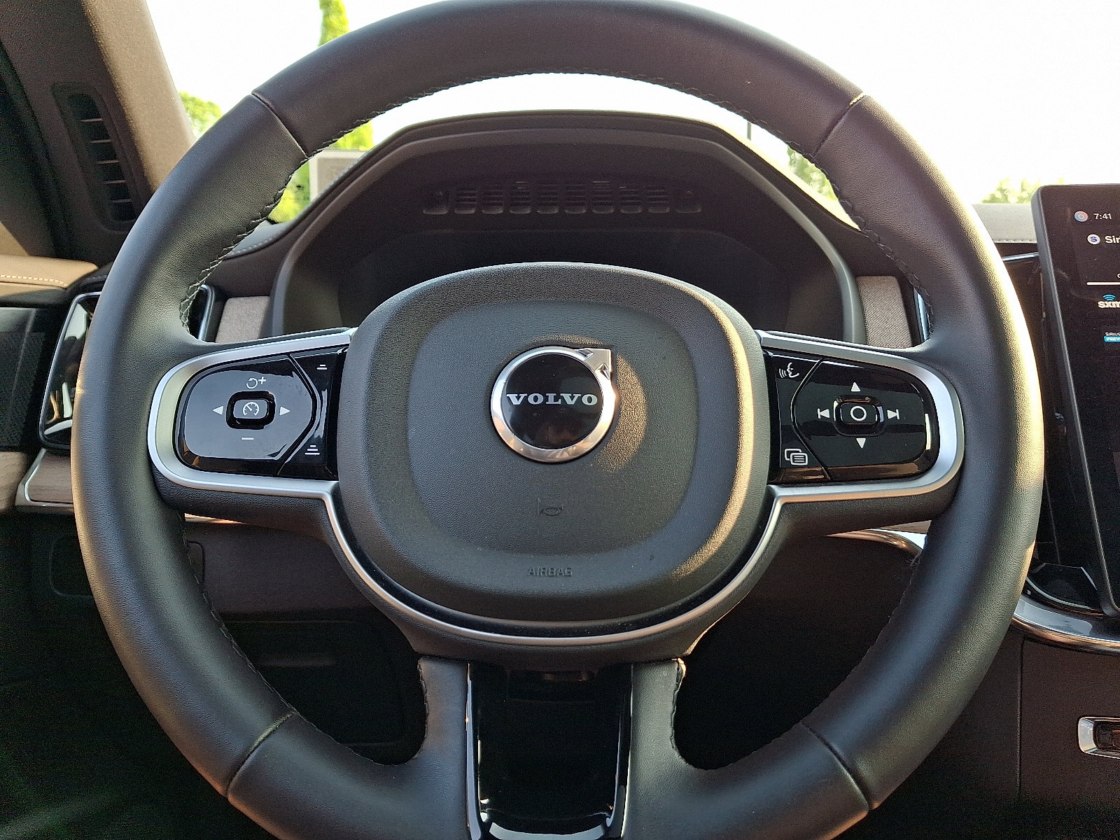 Used 2025 Volvo XC90 T8 Plus AWD/4WD image 20
