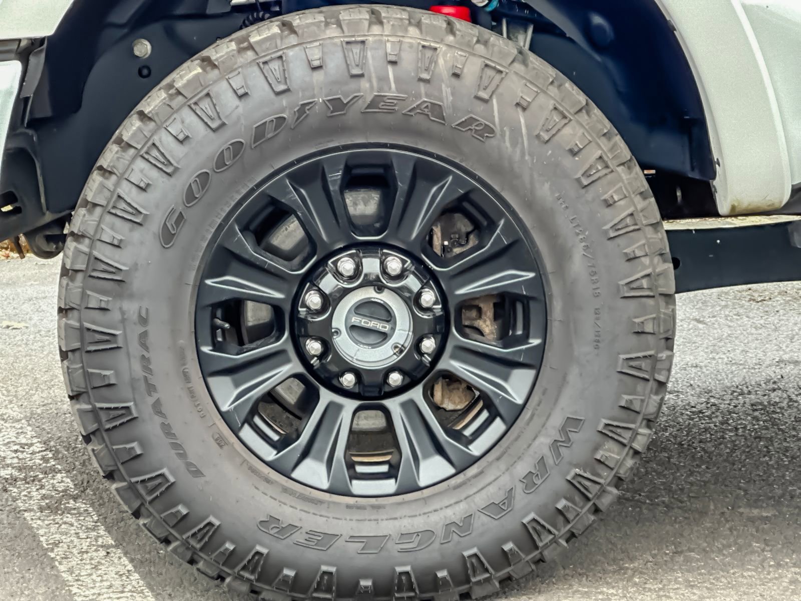 Used 2020 Ford F250 Platinum w/ Tremor Off-Road Package image 25