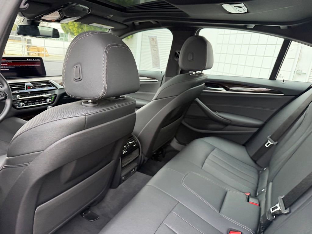Used 2023 BMW 530i w/ Convenience Package RWD image 16