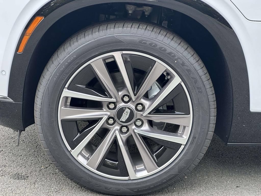 New 2027 Cadillac Vistiq Luxury w/ LPO, Floor Liner Package AWD/4WD image 7
