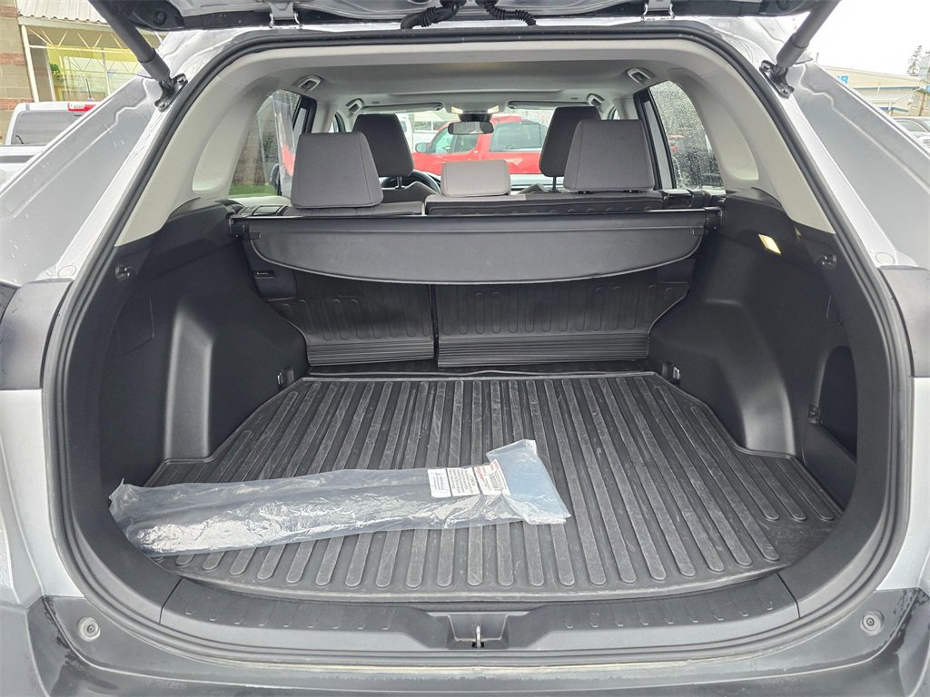 Used 2025 Toyota RAV4 XLE w/ Convenience Package image 6