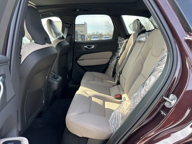 New 2026 Volvo XC60 B5 Plus w/ Climate Package AWD/4WD image 12