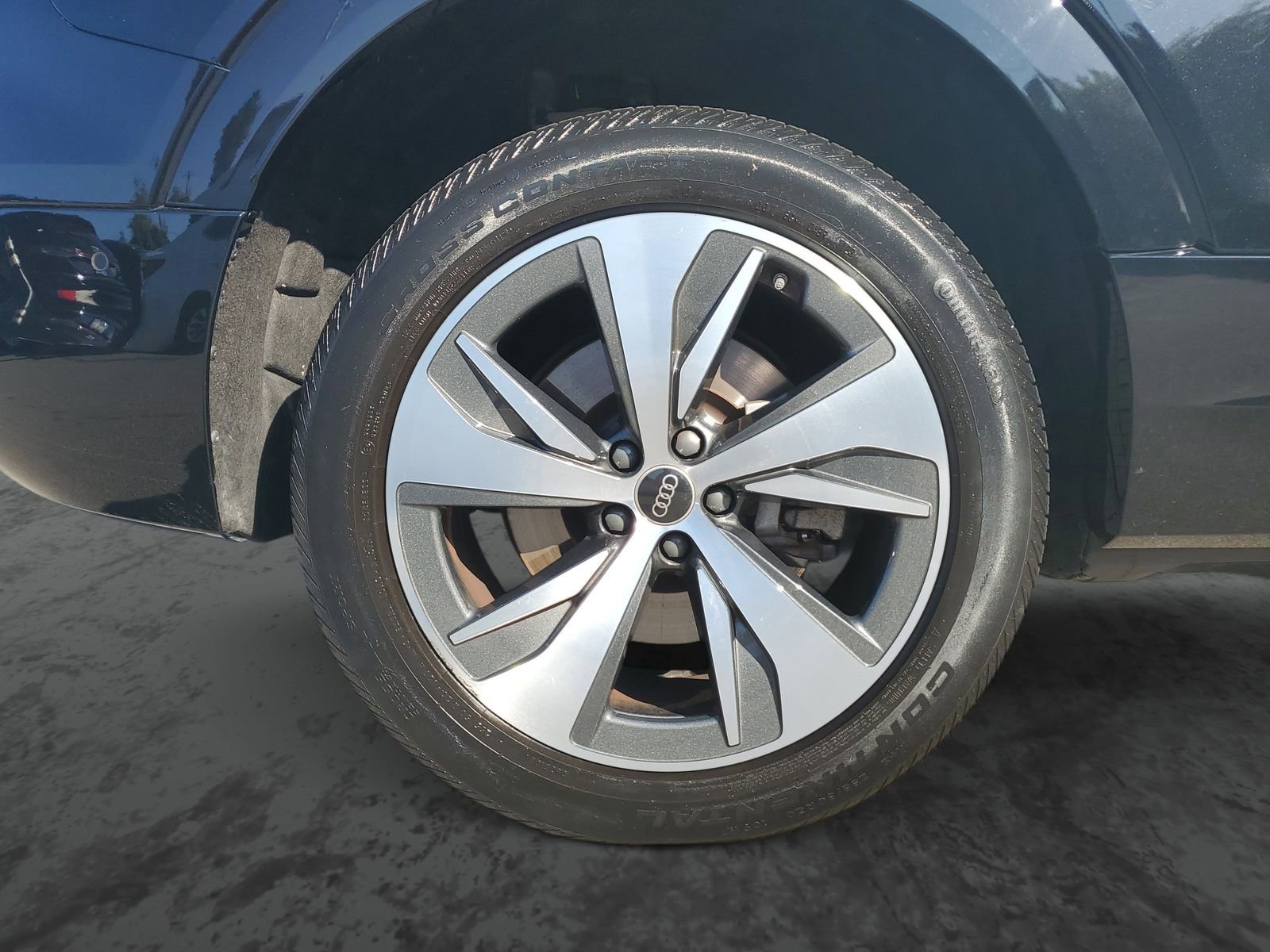 Used 2024 Audi Q8 e-tron Premium Plus w/ Premium Plus Package image 5