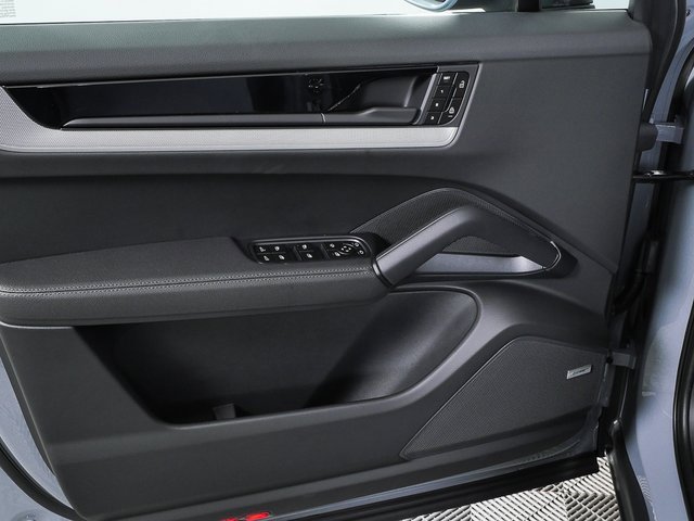 New 2026 Porsche Cayenne S image 6