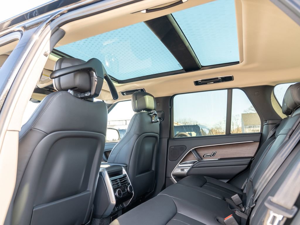 New 2026 Land Rover Range Rover SE image 22
