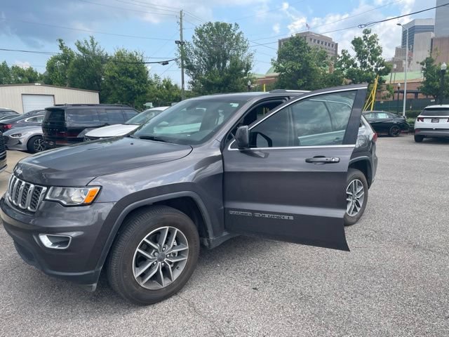 Used 2020 Jeep Grand Cherokee Laredo w/ Laredo X Package RWD image 26