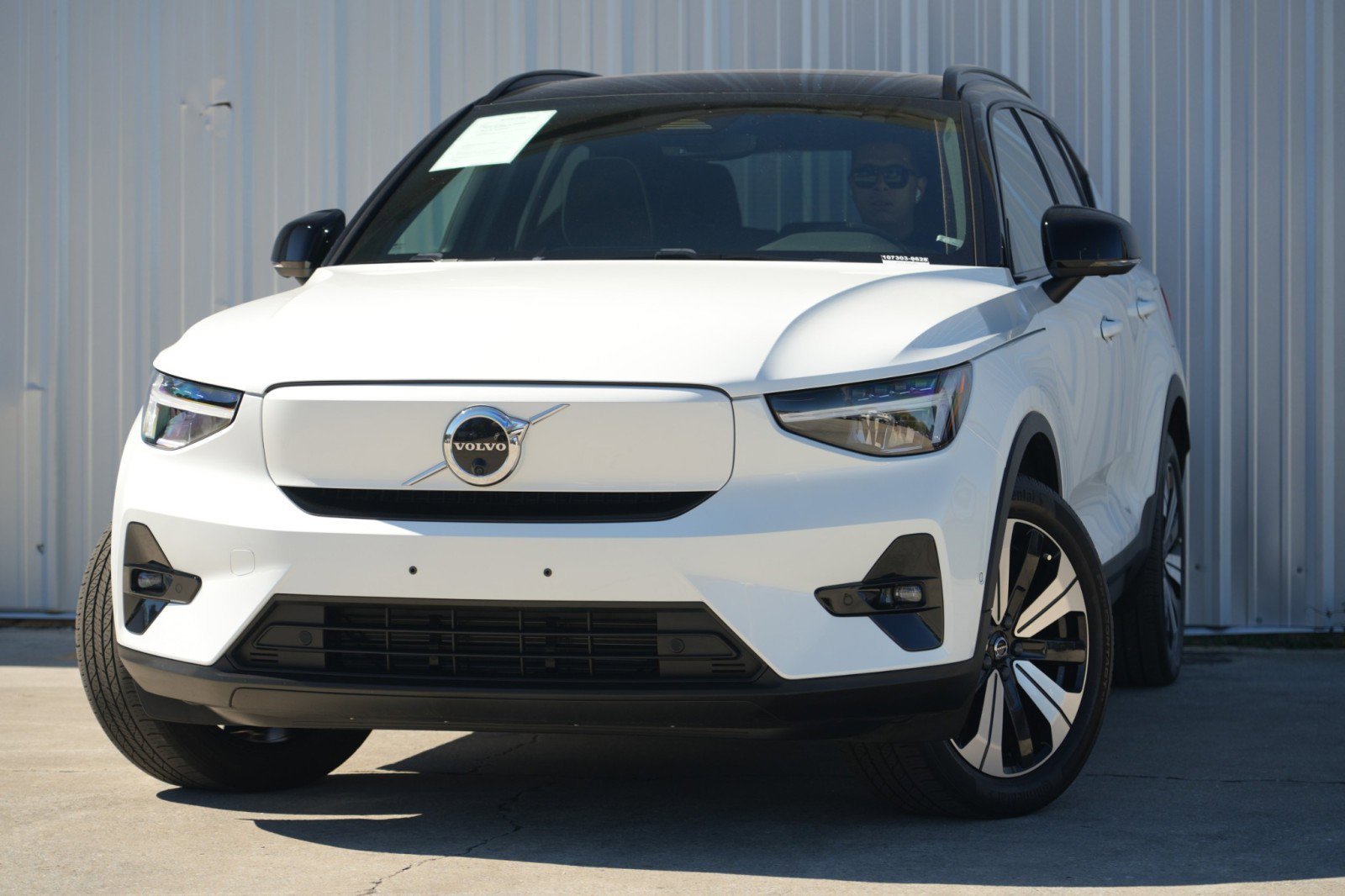 Used 2023 Volvo XC40 Recharge Plus w/ Protection Package Premier image 3