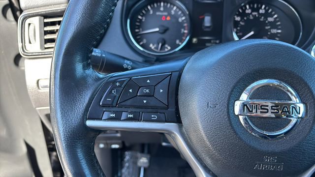 Used 2017 Nissan Rogue SV w/ Sun & Sound Touring Package image 22