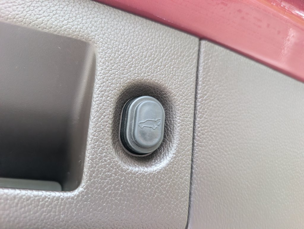 Used 2018 Chevrolet Tahoe Premier AWD/4WD image 21