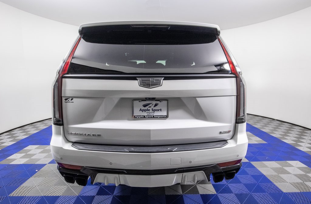 Used 2023 Cadillac Escalade V w/ LPO, ONYX Package image 6