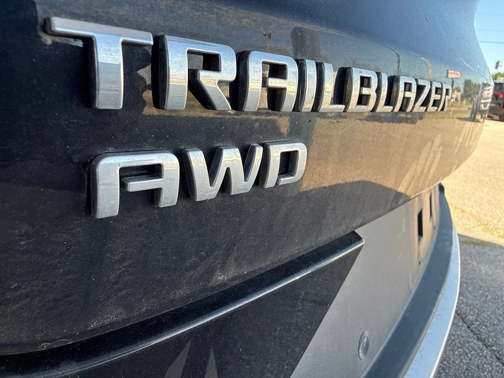 Used 2025 Chevrolet TrailBlazer LT w/ Convenience Package AWD/4WD image 10