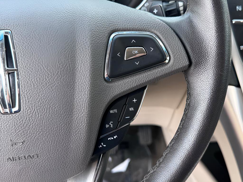 Used 2018 Lincoln MKX Premiere image 16