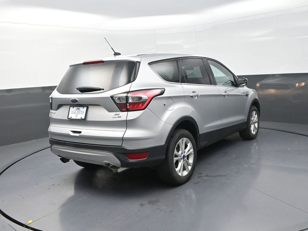 Used 2017 Ford Escape SE image 11