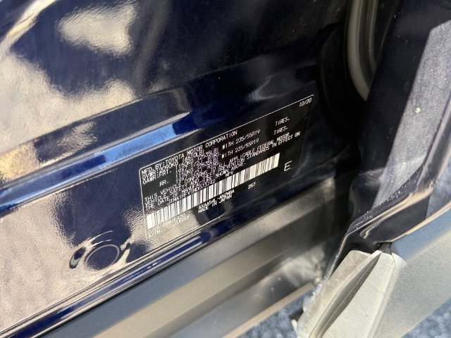 Used 2021 Toyota RAV4 XLE Premium AWD/4WD image 21