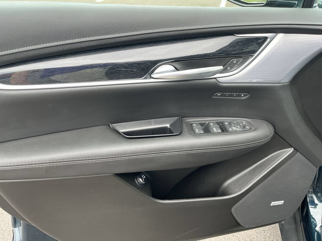 Used 2025 Cadillac XT5 Premium Luxury AWD/4WD image 13