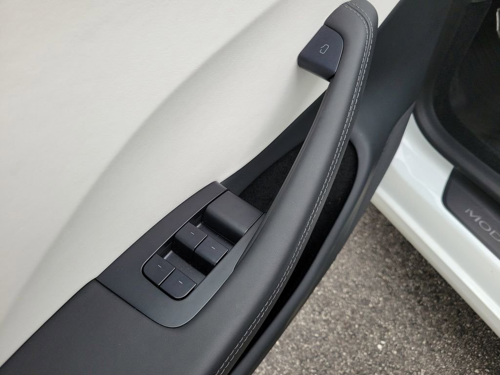 Used 2025 Tesla Model 3 RWD image 19