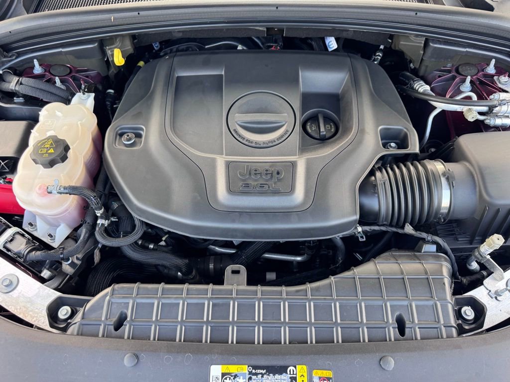 Used 2023 Jeep Grand Cherokee Laredo image 33