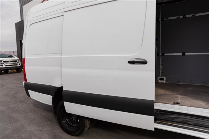Used 2024 Mercedes-Benz Sprinter 3500 image 28