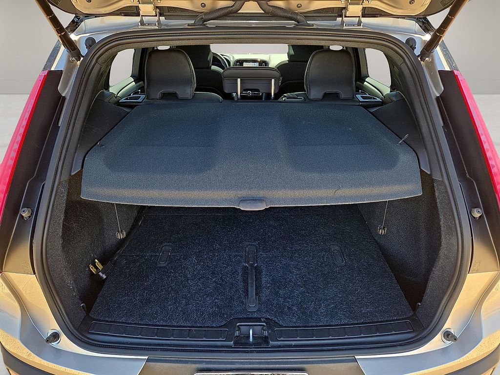 Used 2023 Volvo XC40 Recharge Plus AWD/4WD image 16