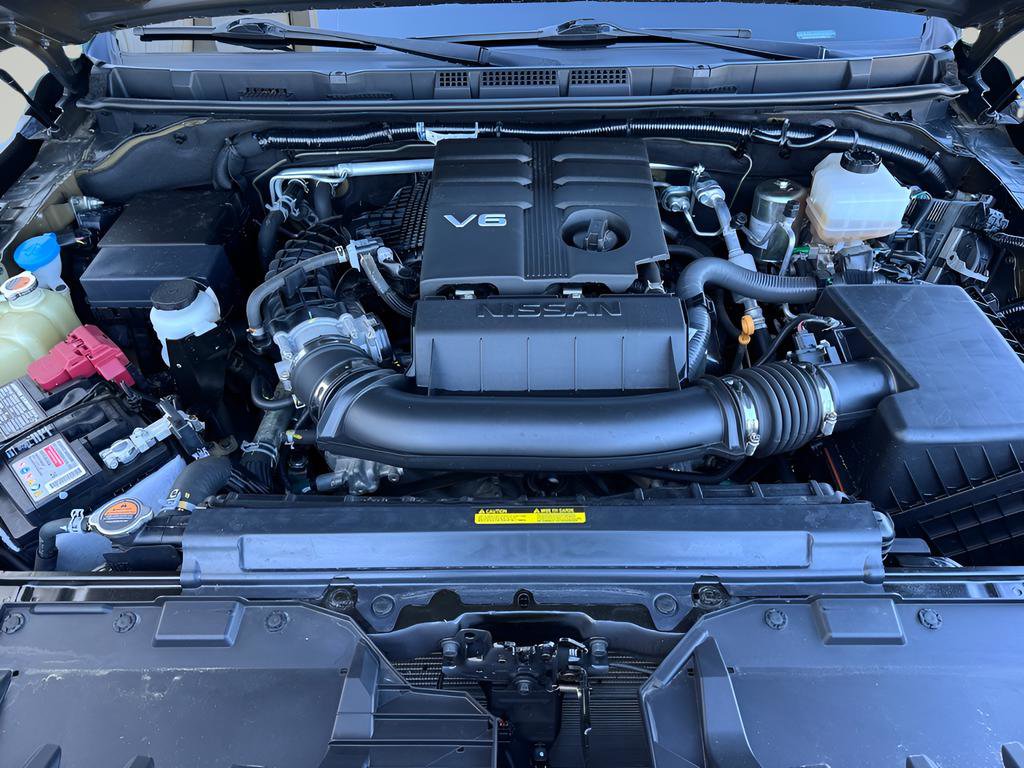 Used 2022 Nissan Frontier PRO-4X image 9