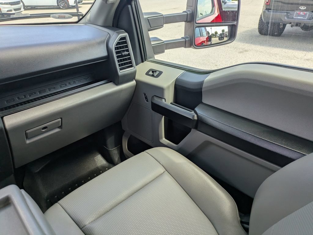 Used 2022 Ford F550 4x4 Crew Cab Super Duty w/ Power Equipment Group image 19