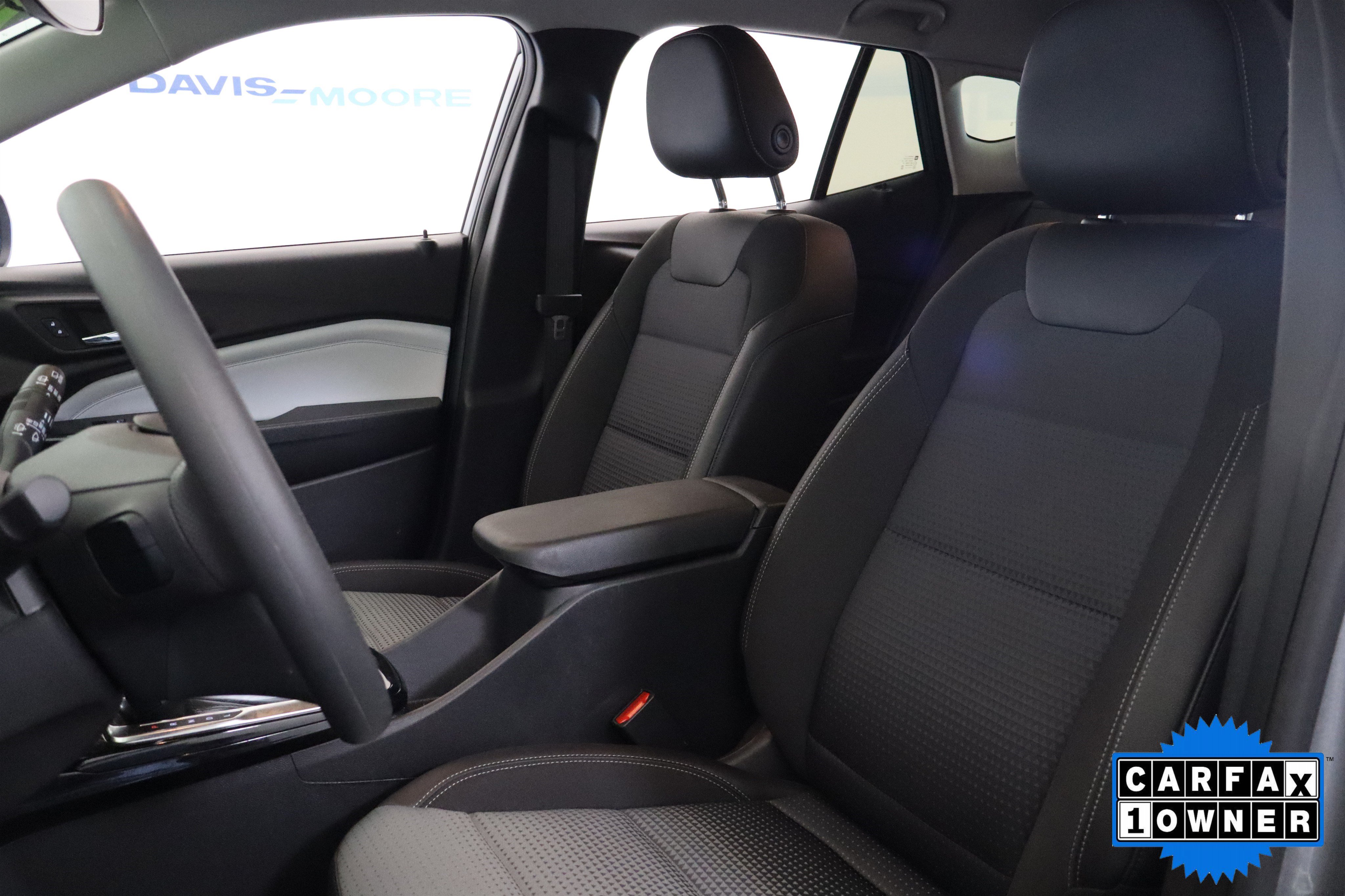 Used 2025 Chevrolet Trax LT FWD image 23