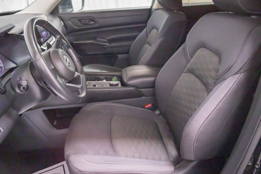 Used 2024 Nissan Pathfinder SV AWD/4WD image 11