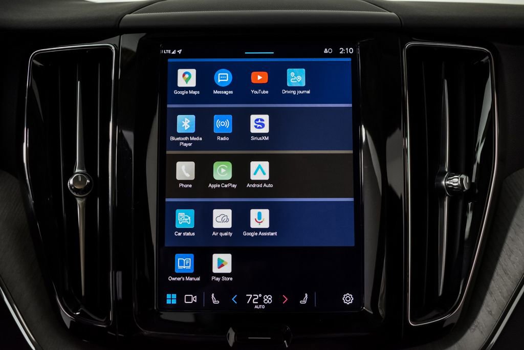 Certified 2025 Volvo XC60 B5 Plus image 15