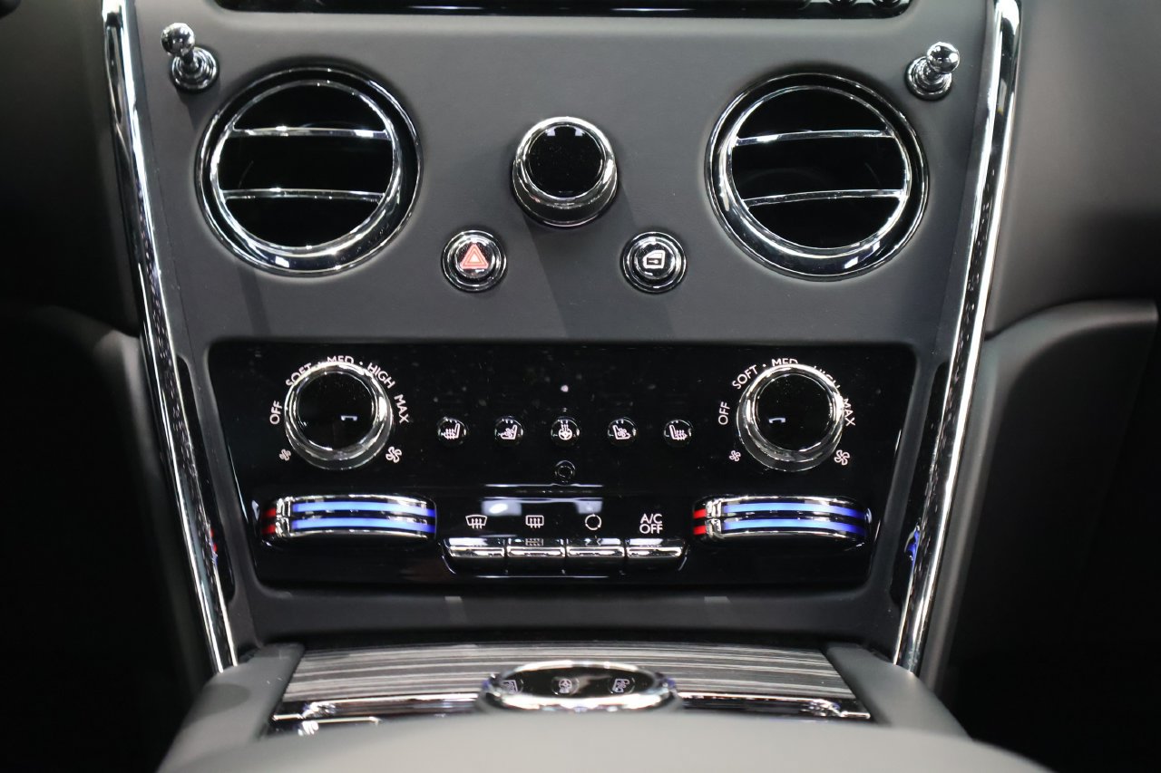 New 2026 Rolls-Royce Cullinan w/ Cullinan Package AWD/4WD image 35