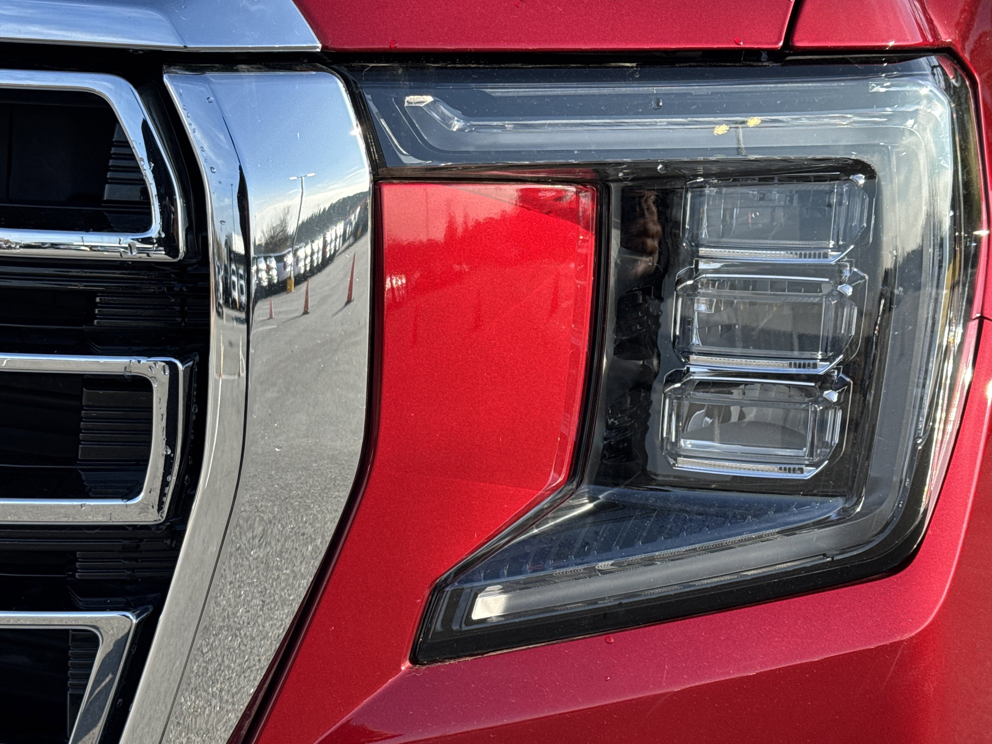 Used 2021 GMC Yukon SLT w/ SLT Premium Package image 6