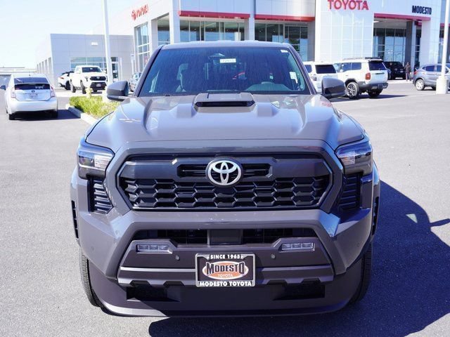 Used 2025 Toyota Tacoma TRD Sport w/ TRD Sport Upgrade Package AWD/4WD image 7