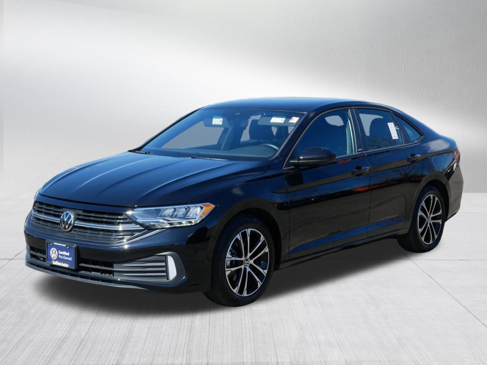 Certified 2024 Volkswagen Jetta Sport FWD image 3