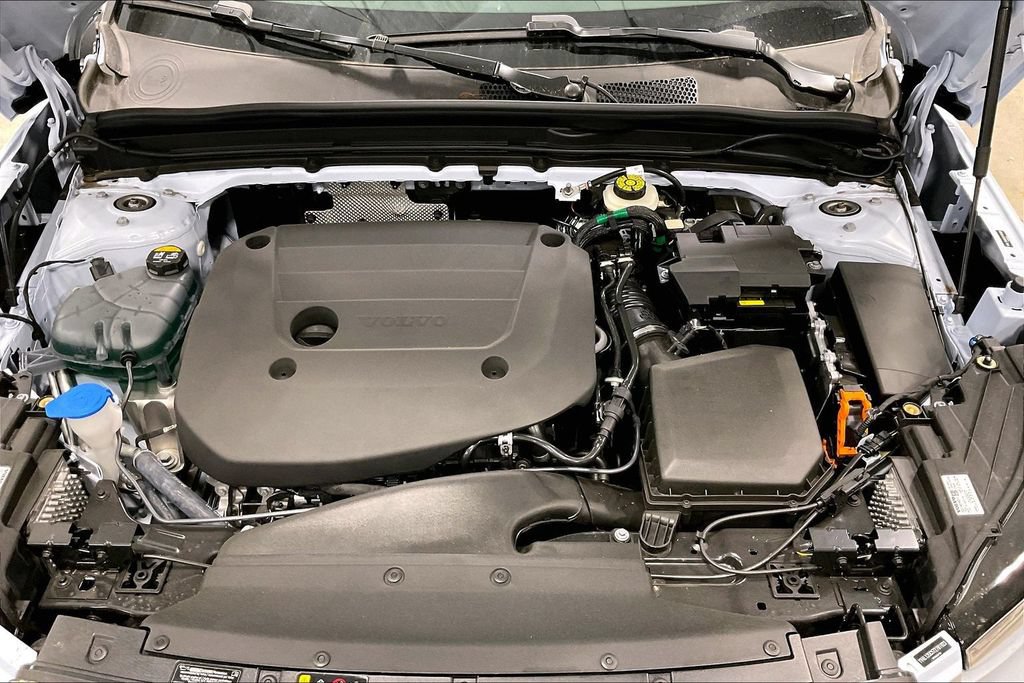 New 2026 Volvo XC40 B5 Plus w/ Climate Package AWD/4WD image 12