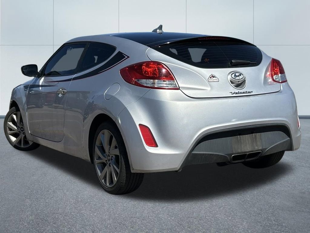 Used 2017 Hyundai Veloster image 29