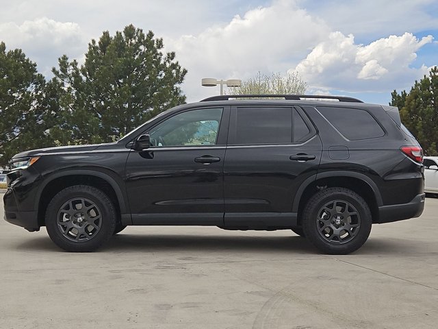 Used 2025 Honda Pilot TrailSport image 9
