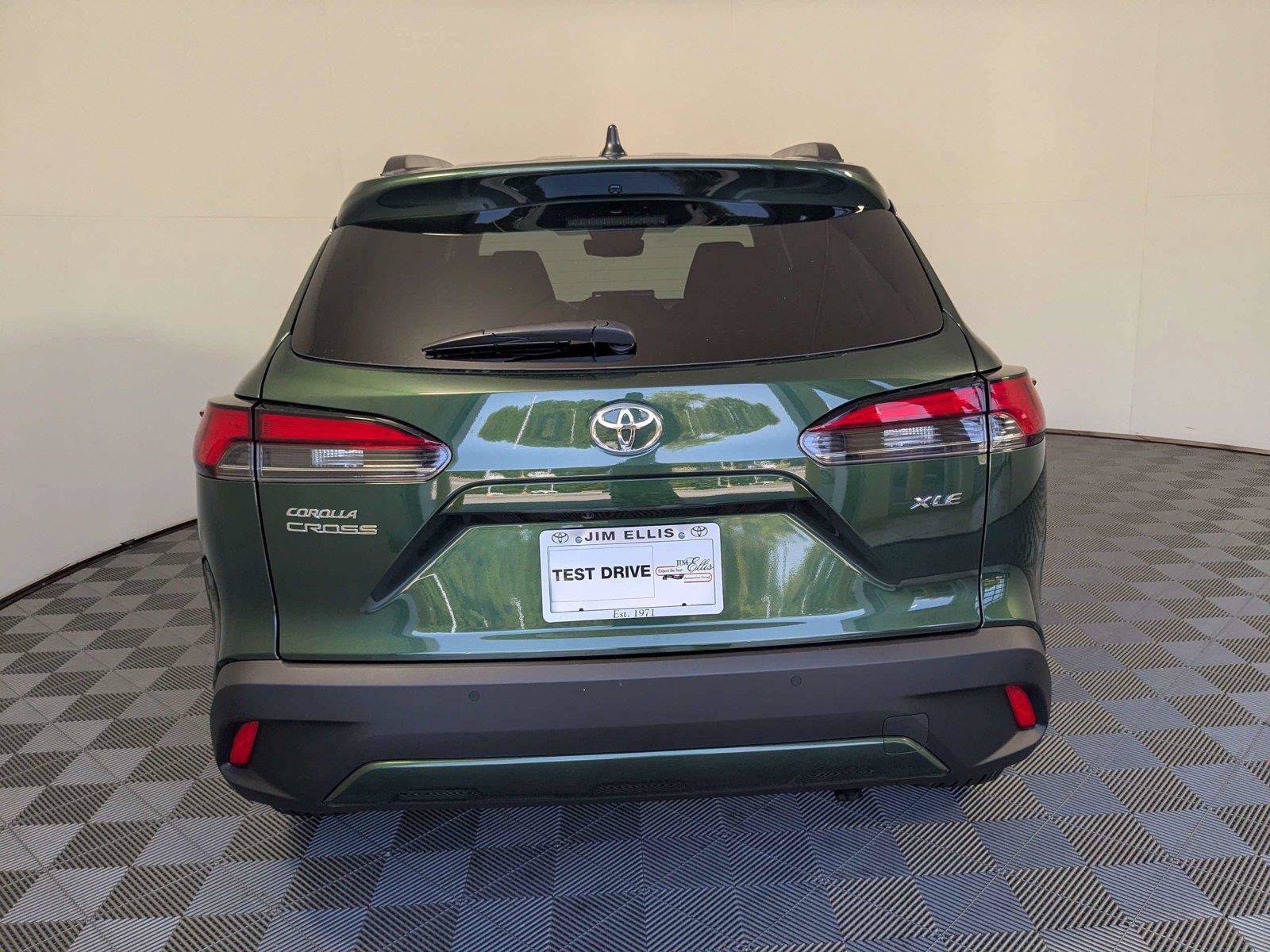 New 2026 Toyota Corolla Cross XLE w/ Convenience Package FWD image 6