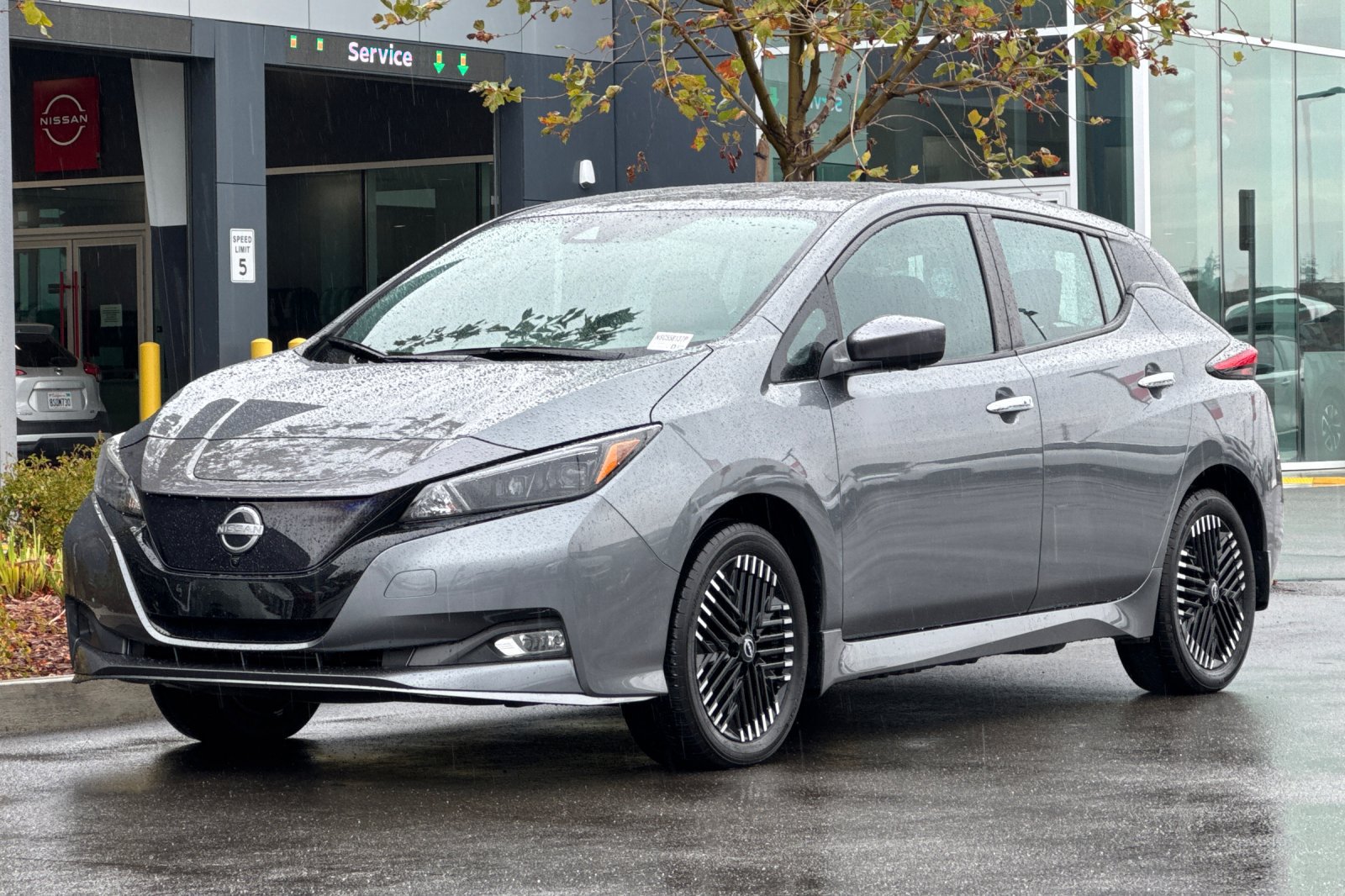 Used 2025 Nissan Leaf SV Plus FWD image 8