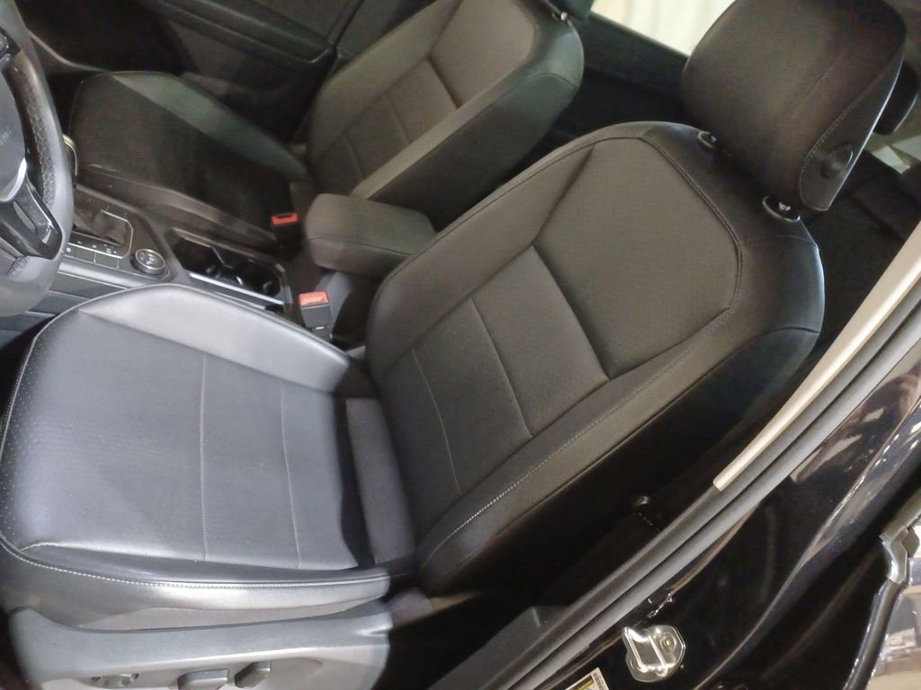 Used 2020 Volkswagen Tiguan SE w/ Panoramic Sunroof Package AWD/4WD image 13