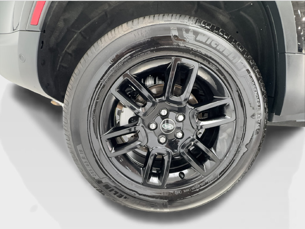 Used 2025 Land Rover Defender 110 S AWD/4WD image 18