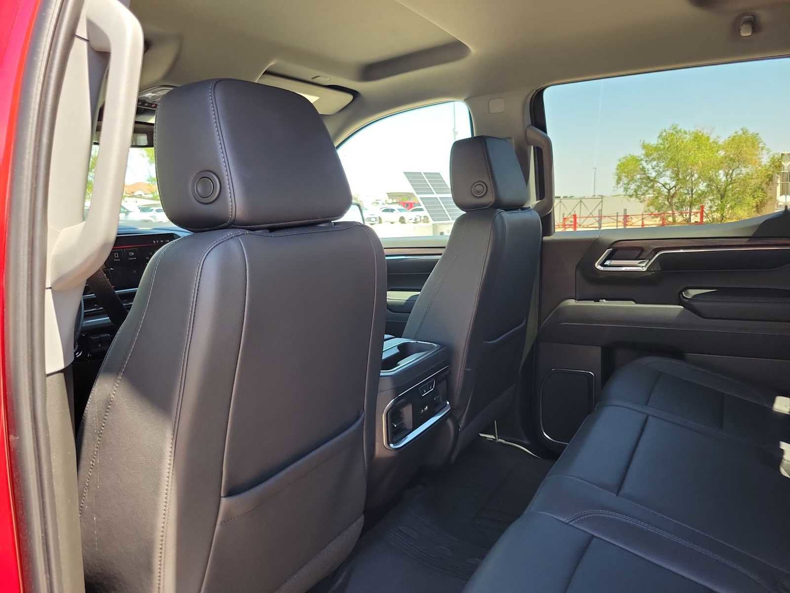 Used 2024 GMC Sierra 1500 SLT image 16