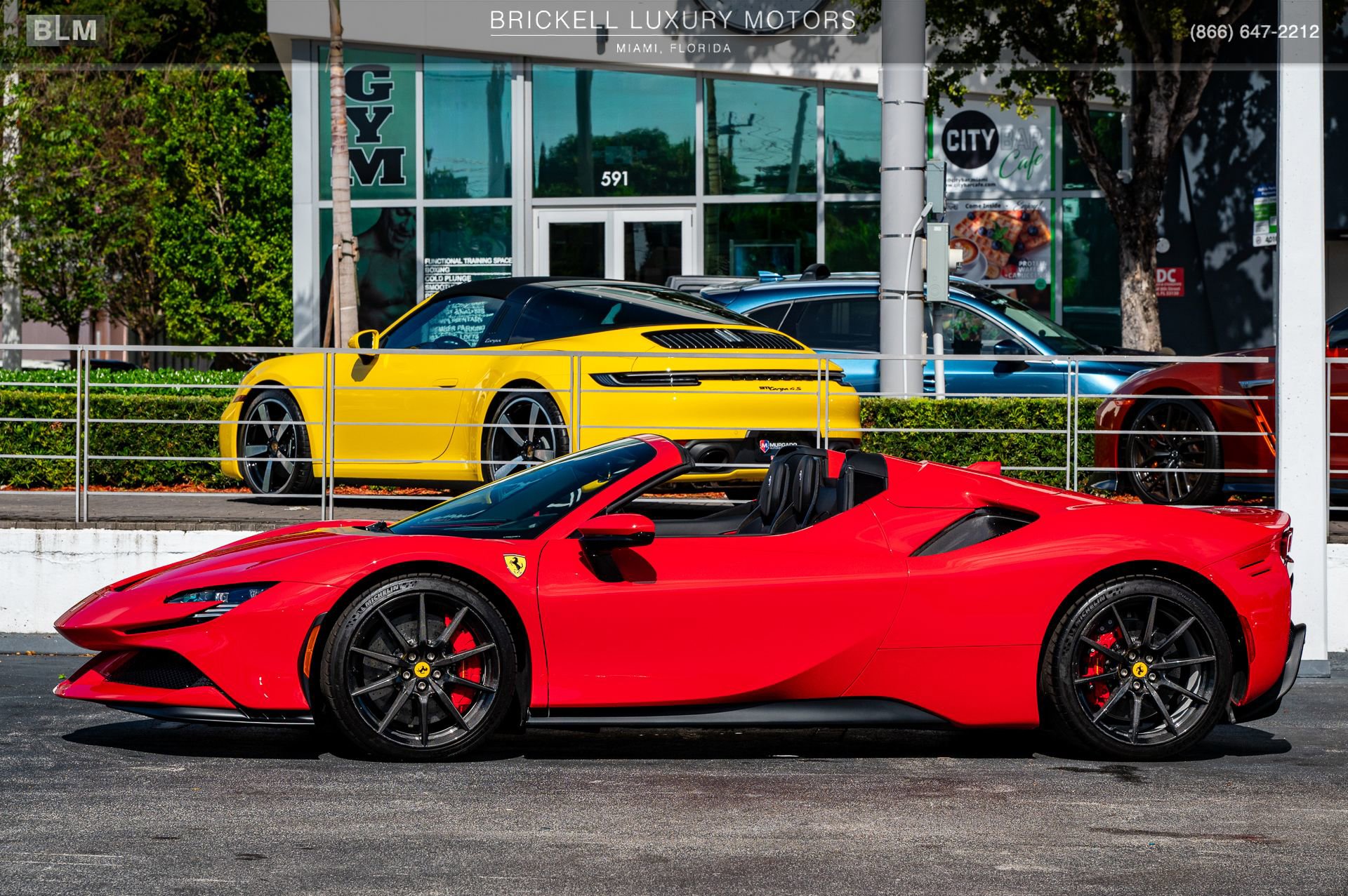 Used 2022 Ferrari SF90 Spider image 12