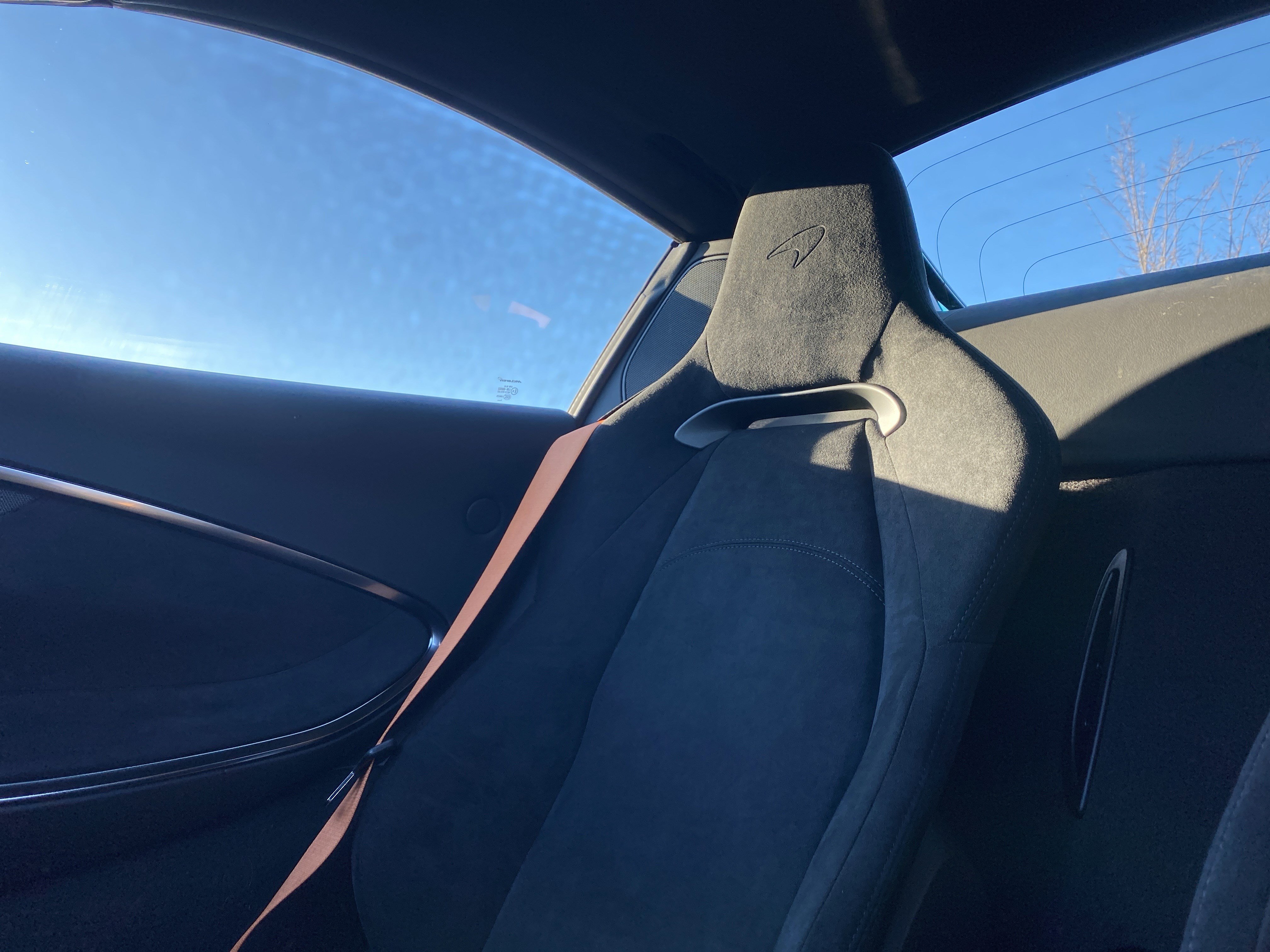 Used 2025 McLaren Artura Spider image 8