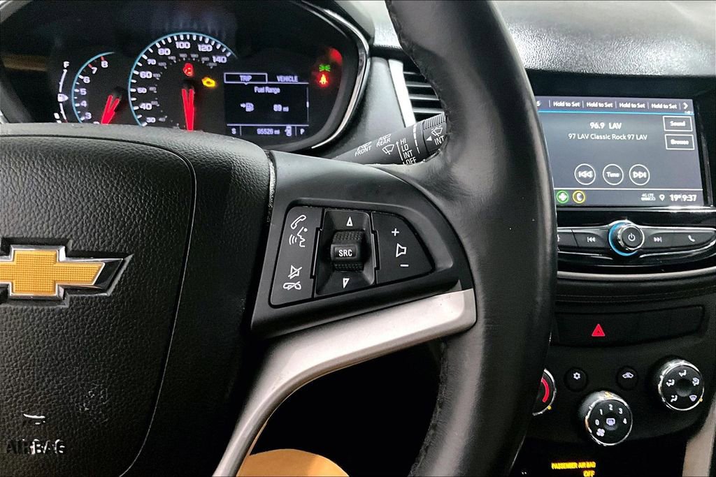 Used 2019 Chevrolet Trax LT w/ LT Convenience Package image 11
