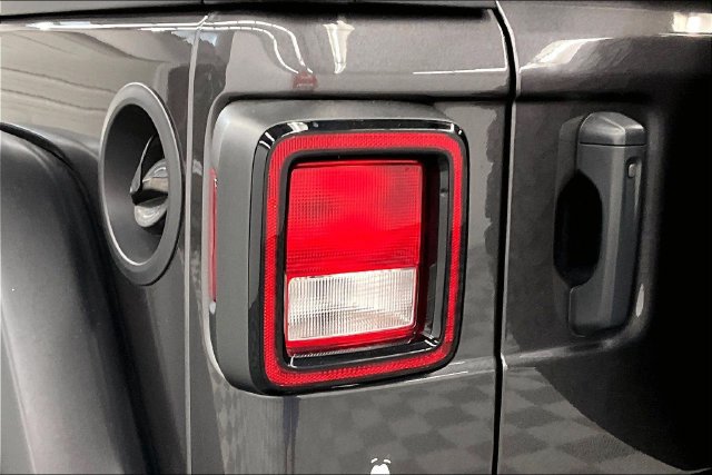 Used 2024 Jeep Wrangler Sport AWD/4WD image 33