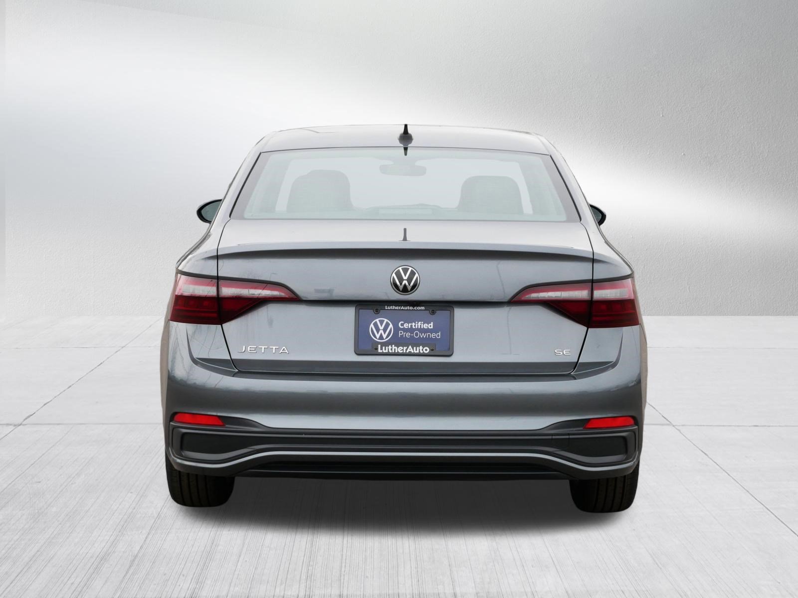 Certified 2024 Volkswagen Jetta SE image 6