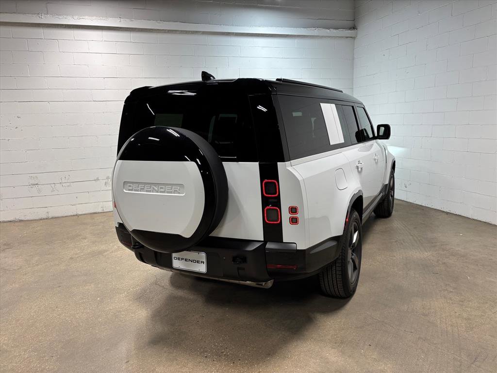 New 2026 Land Rover Defender 130 X-Dynamic SE image 7